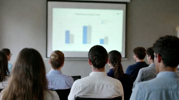 Formation linkedin avec emmanuelle petiau : développez votre réseau professionnel efficacement